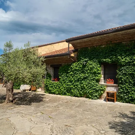Bomba Vista 7 By Interhome